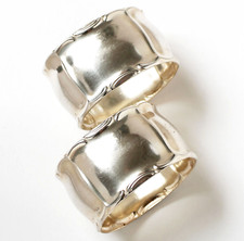 2 Serviettenringe versilbert /